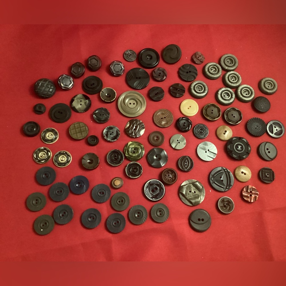 Geometrical patterns sewing buttons lot